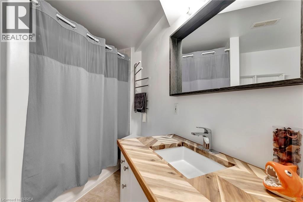 #212 111 GREY Street - Image 13