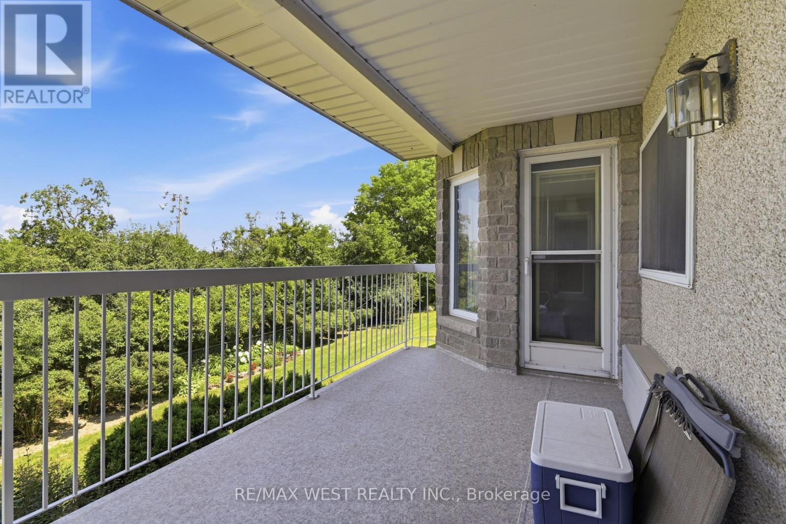 #205C 1099 CLONSILLA AVENUE - 7