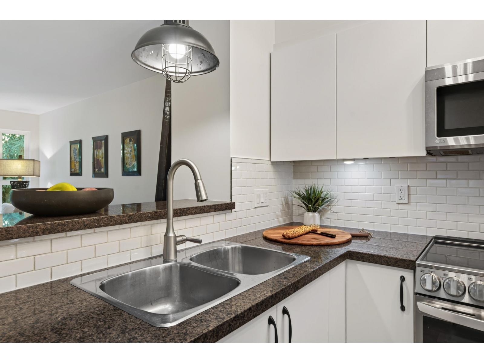 407 8717 160 STREET, Surrey