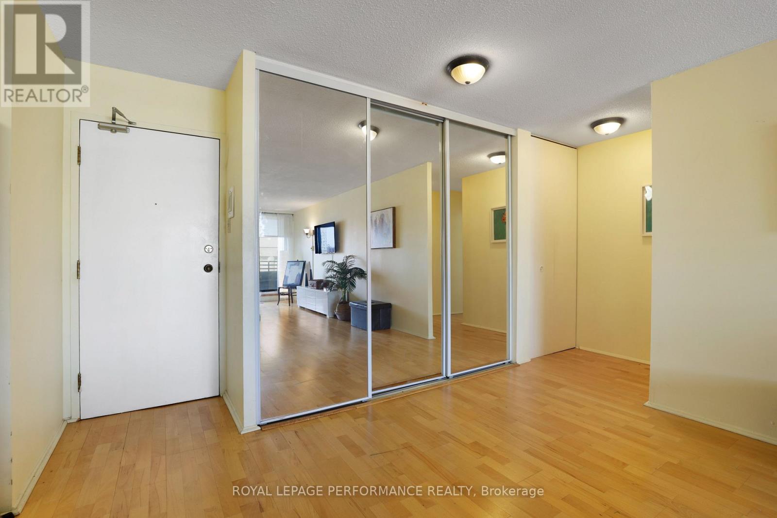 #1801 71 SOMERSET STREET W - Image 10