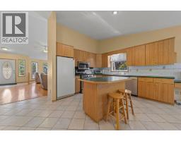 3pc Bathroom - 5209 57a Street, Stettler, AB T0C2L1 Photo 11