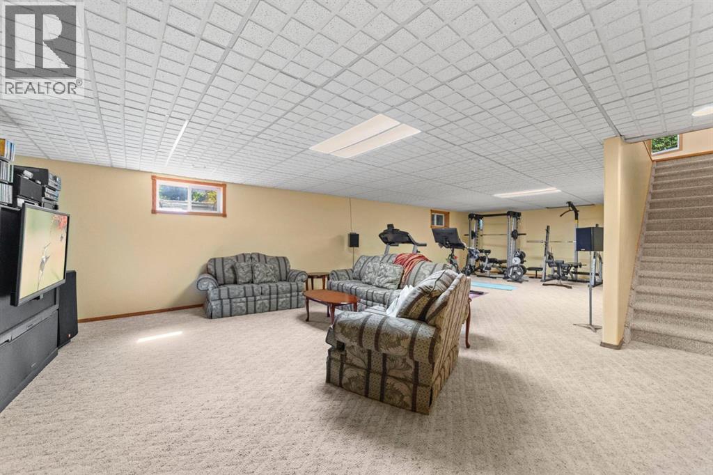 5209 57A Street - Image 24