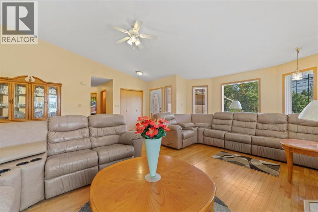 5209 57A Street - Image 10