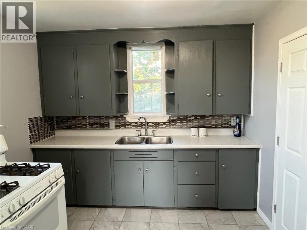 115 HIGHLAND Road W - Image 14
