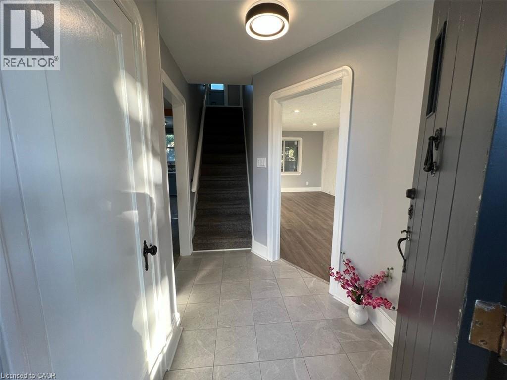115 HIGHLAND Road W - Image 20