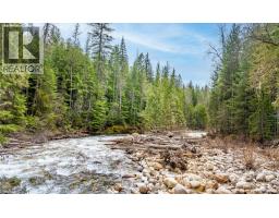 Full bathroom - 16328 Wadds Road, Crawford Bay, BC V0B1E0 Photo 6