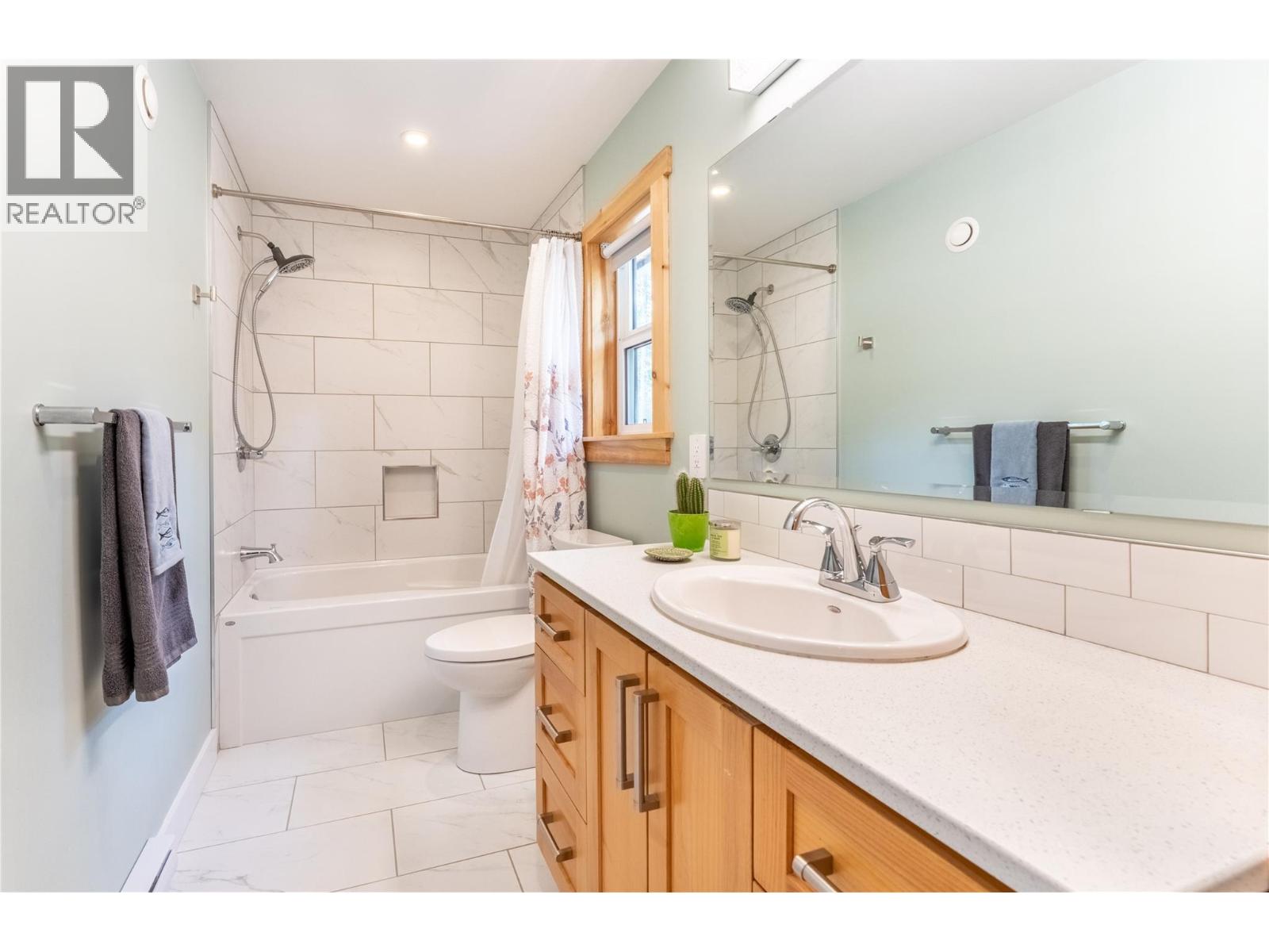 16328 wadds Road, Crawford Bay