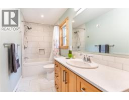 16328 Wadds Road, Crawford Bay, BC V0B1E0 Photo 31
