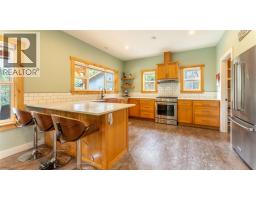 16328 Wadds Road, Crawford Bay, BC V0B1E0 Photo 11