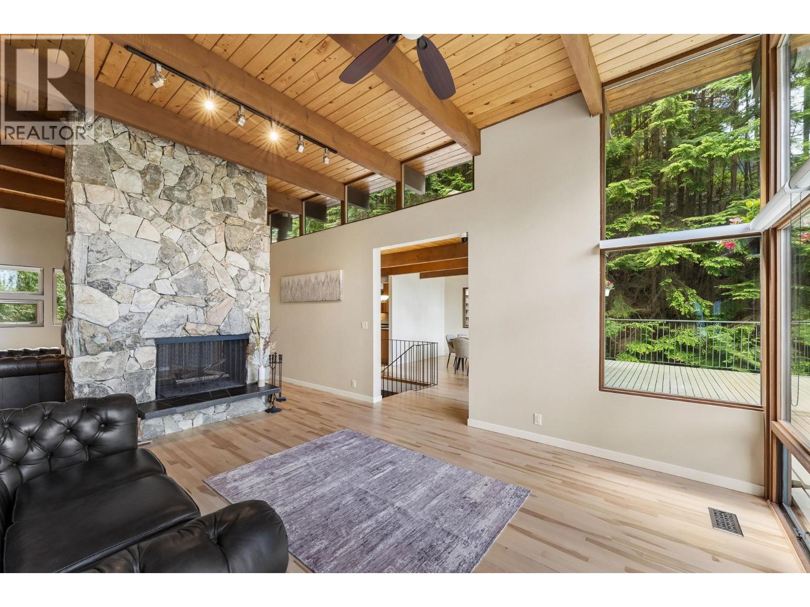 550 VENTURA CRESCENT, North Vancouver