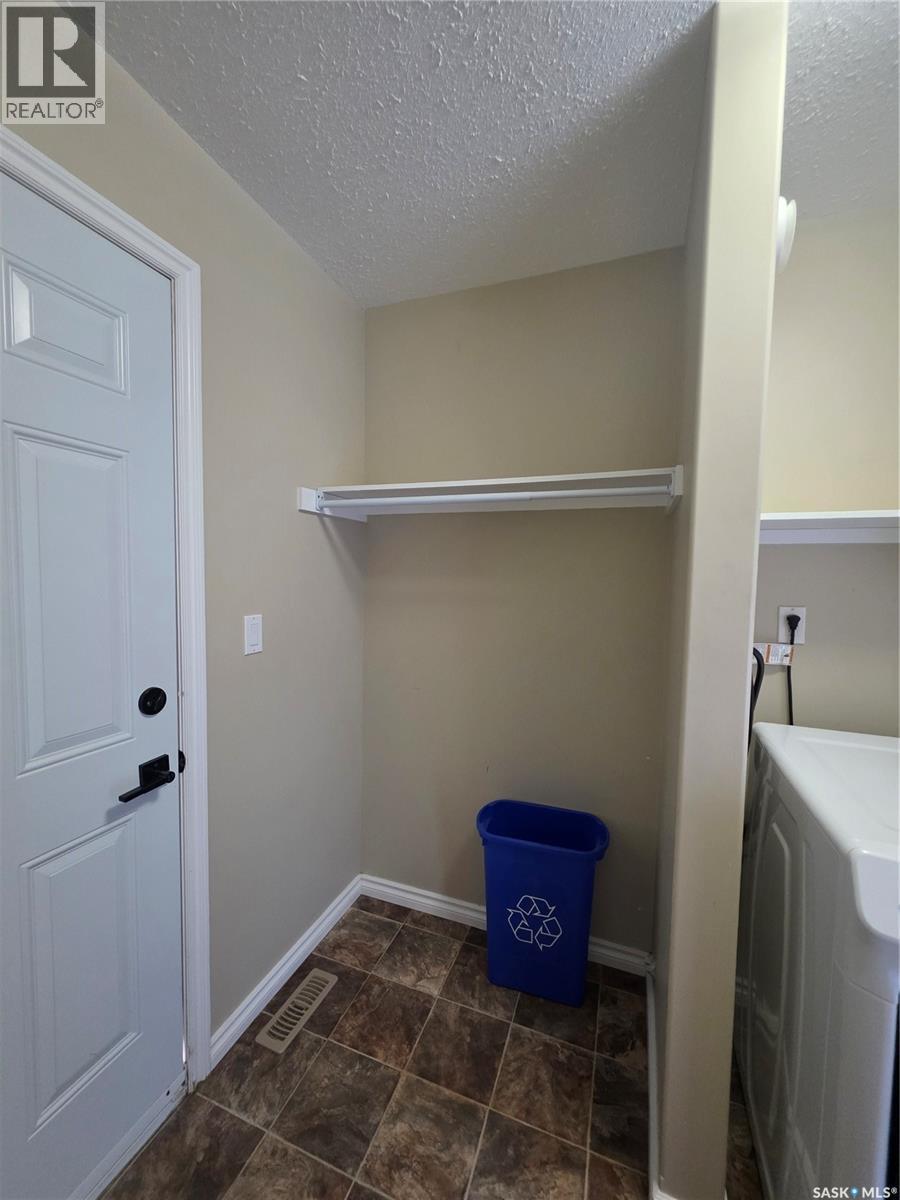 610 Eva STREET - 11