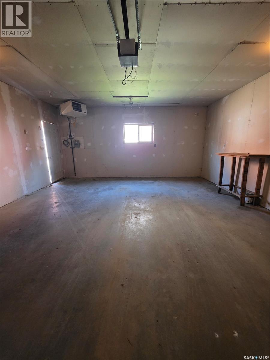 610 Eva STREET - 40