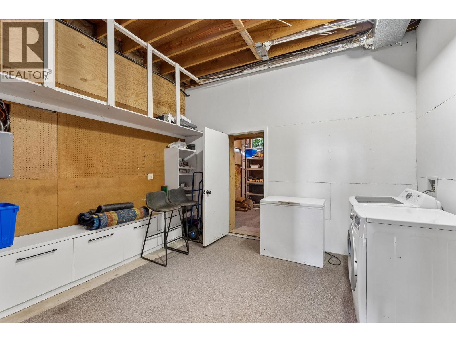 550 VENTURA CRESCENT, North Vancouver