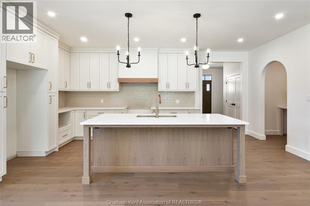67 Rosewood CRESCENT - 2