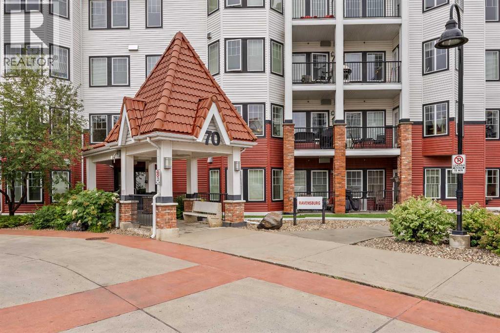 #218 70 Royal Oak Plaza NW - 2