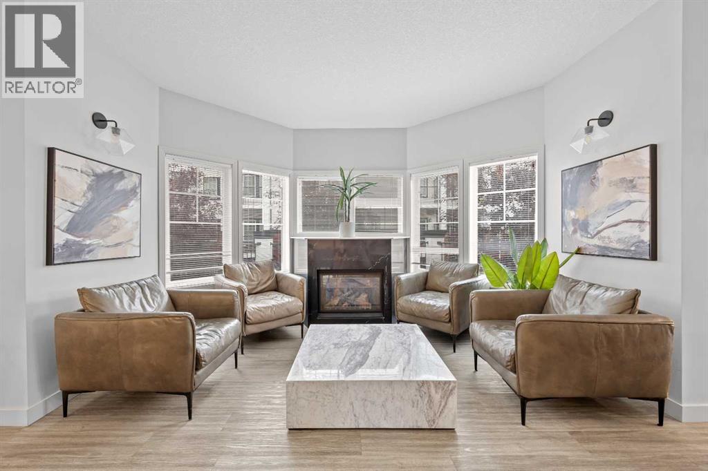 #218 70 Royal Oak Plaza NW - 34
