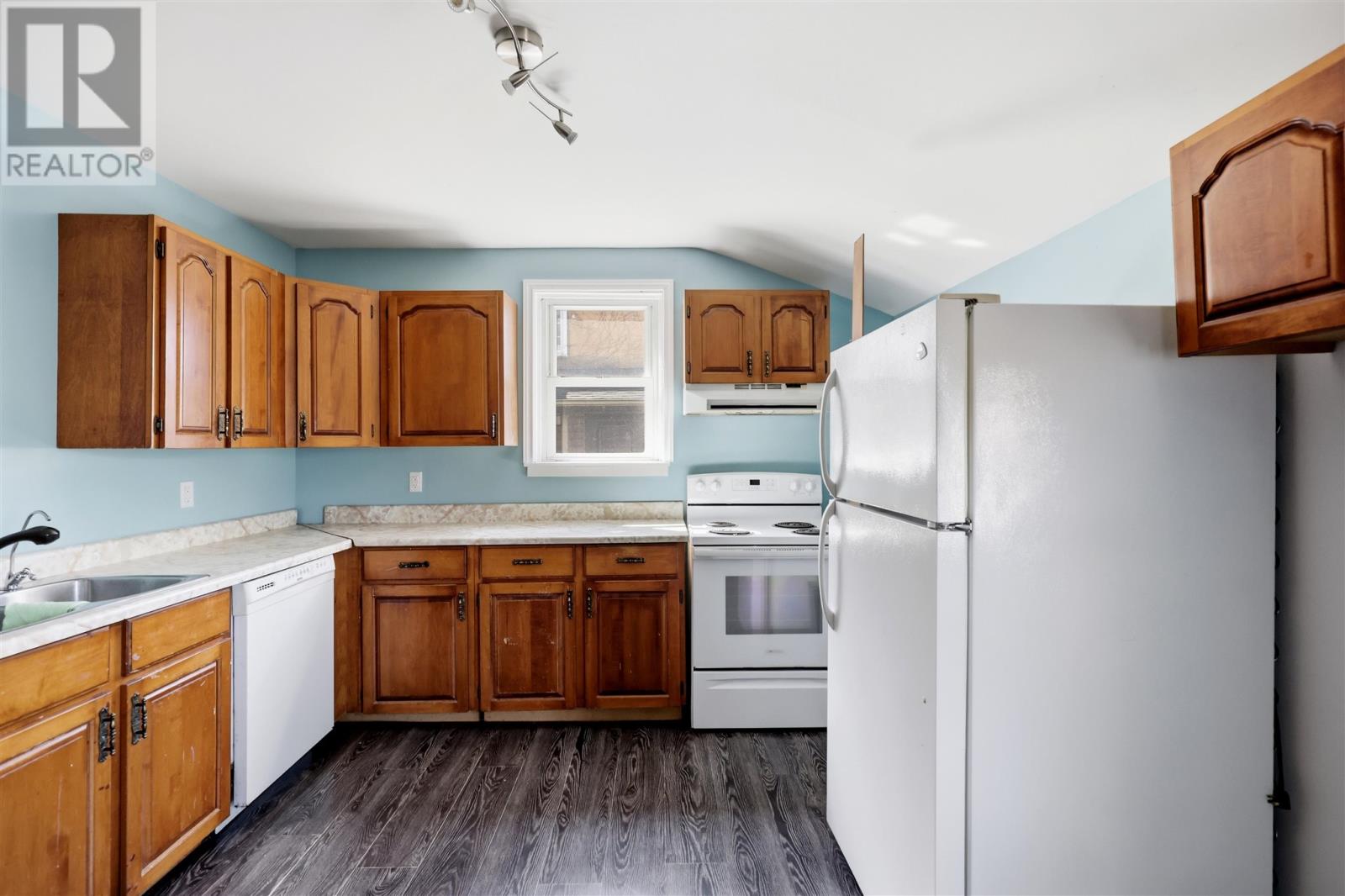 233 Gloucester ST - 11