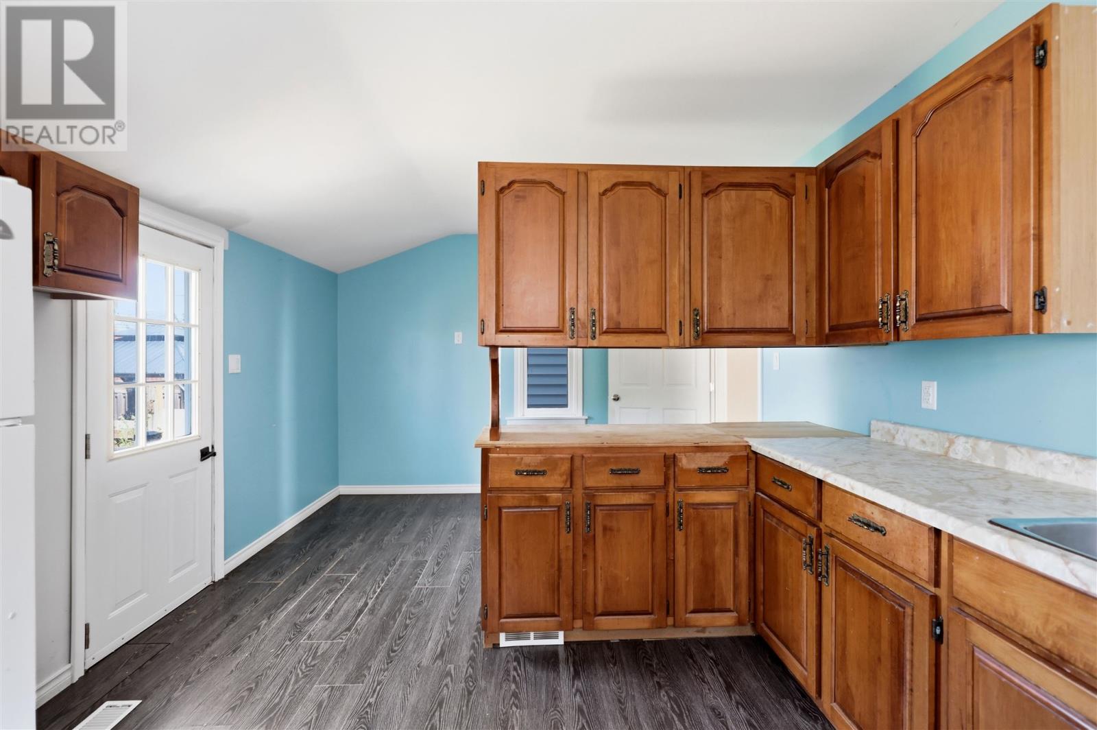 233 Gloucester ST - Image 14
