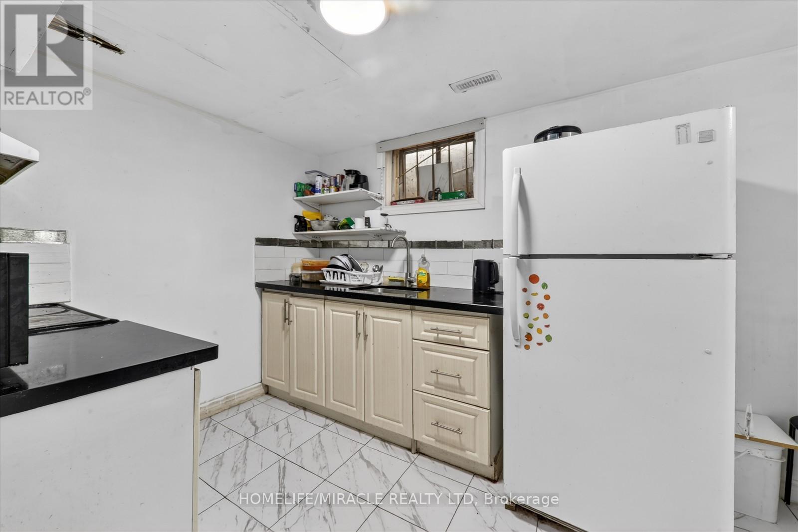 42 NAHANNI TERRACE - 43