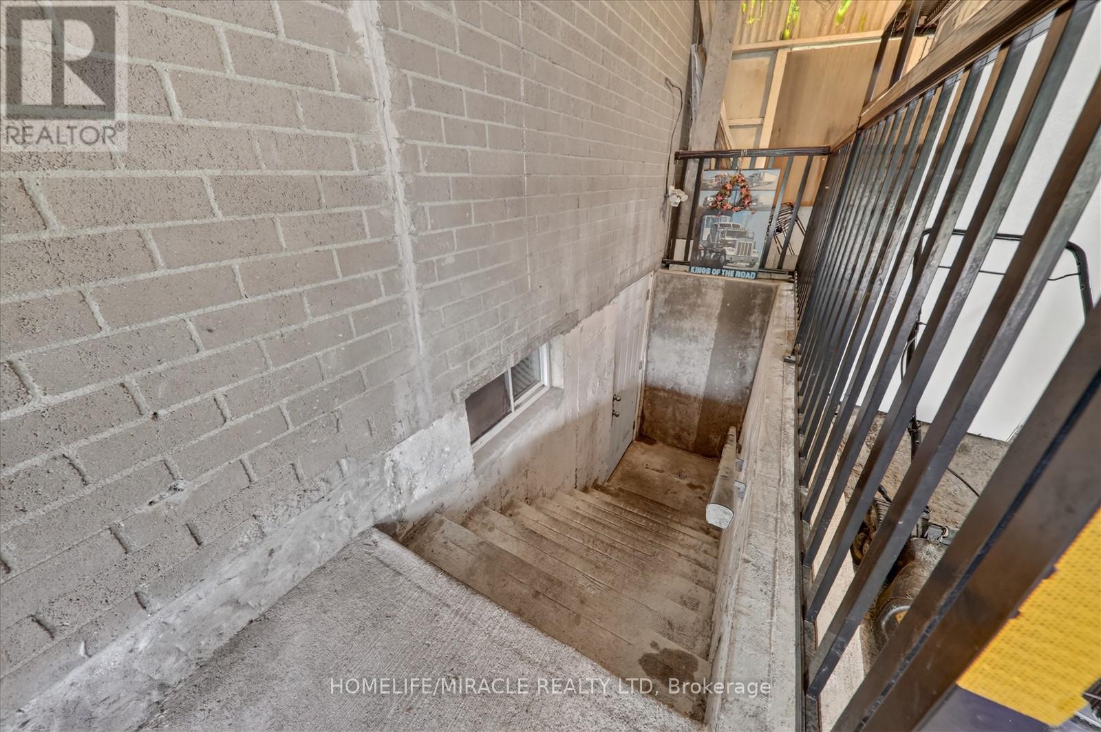 42 NAHANNI TERRACE - Image 36