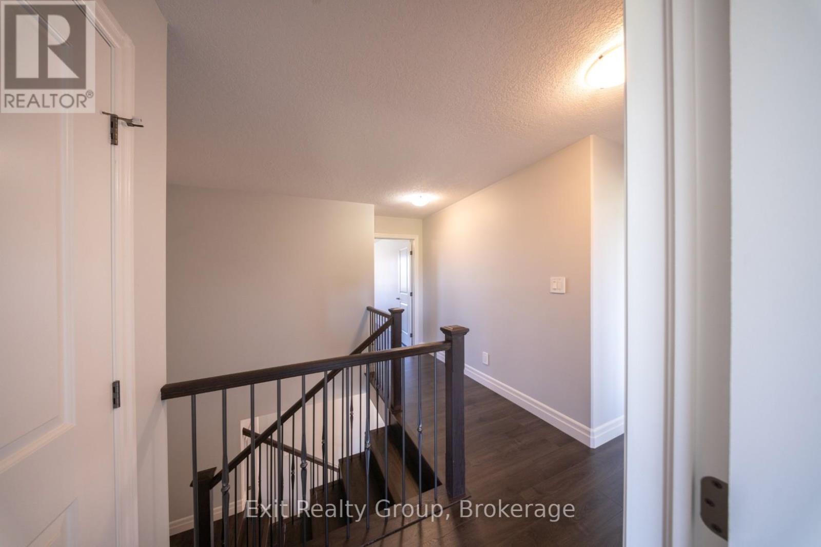 49 LANARK DRIVE - Image 32