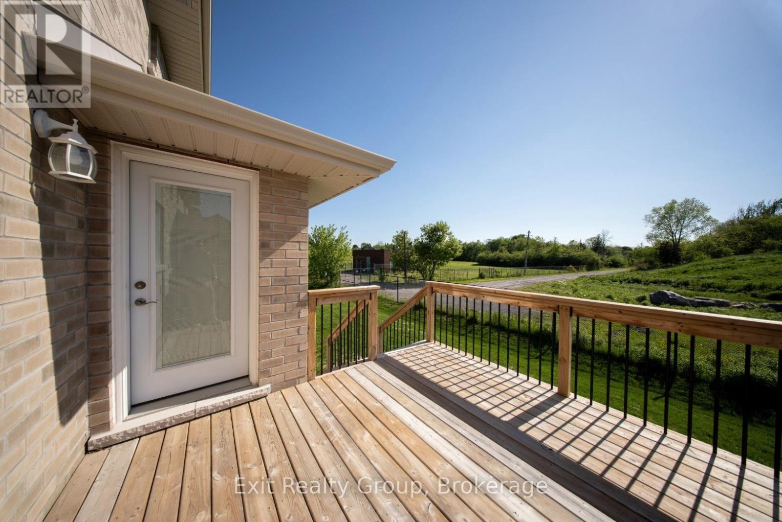 49 LANARK DRIVE - 35