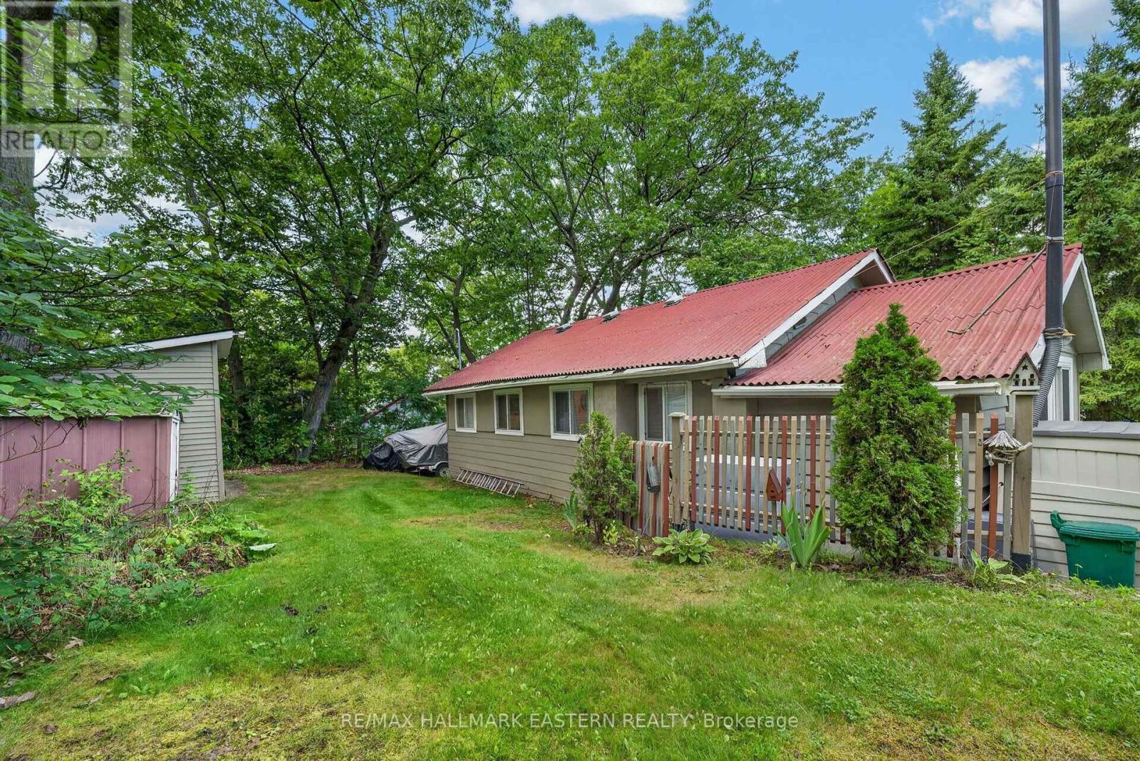 #9 422 ISLAND VIEW ROAD - Image 29