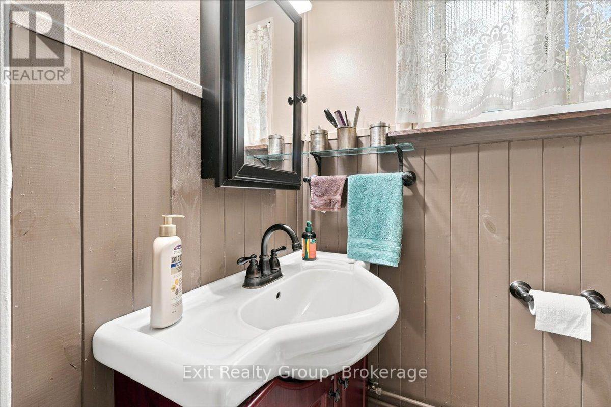 82 CANAL ROAD - Image 17