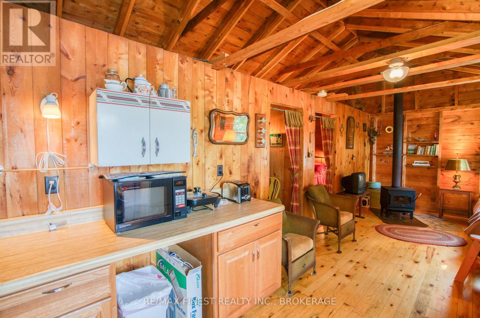 1041A GLASS LANE - 10
