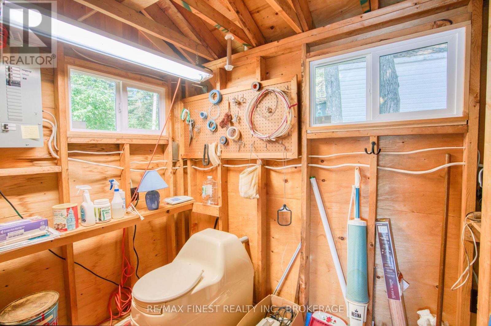 1041A GLASS LANE - 22