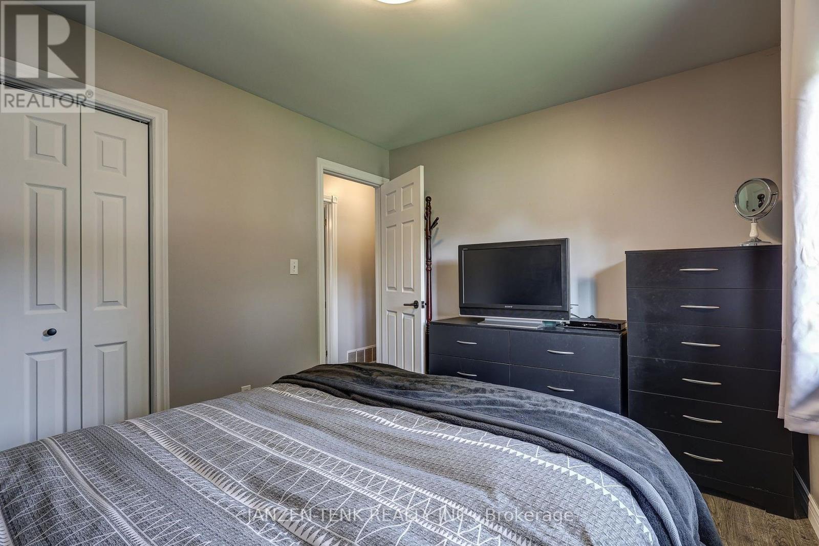 49988 CATHERINA STREET - Image 19