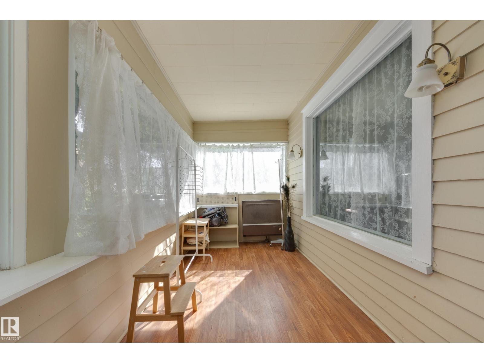 10747 UNIVERSITY AV NW - Image 3