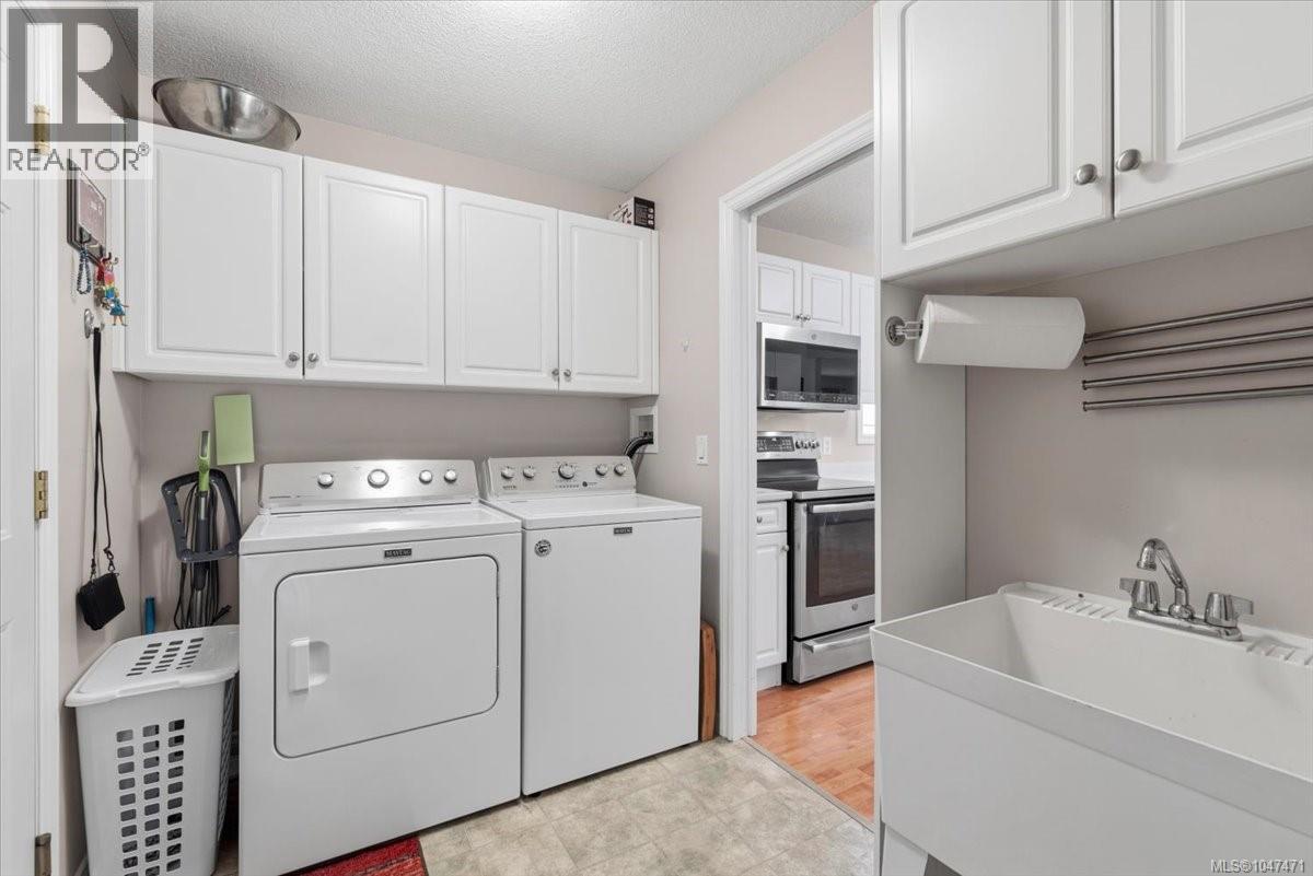 4065 Magnolia Dr, Nanaimo