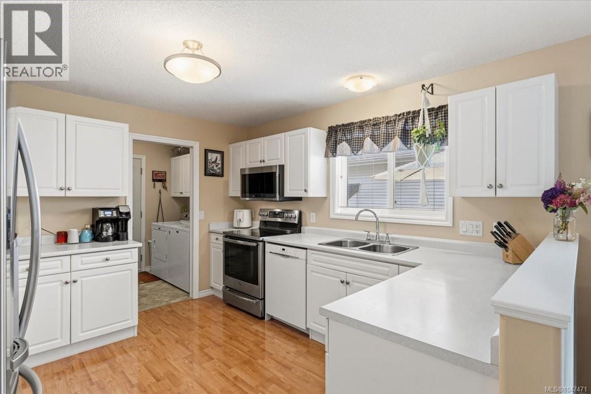 4065 Magnolia Dr, Nanaimo