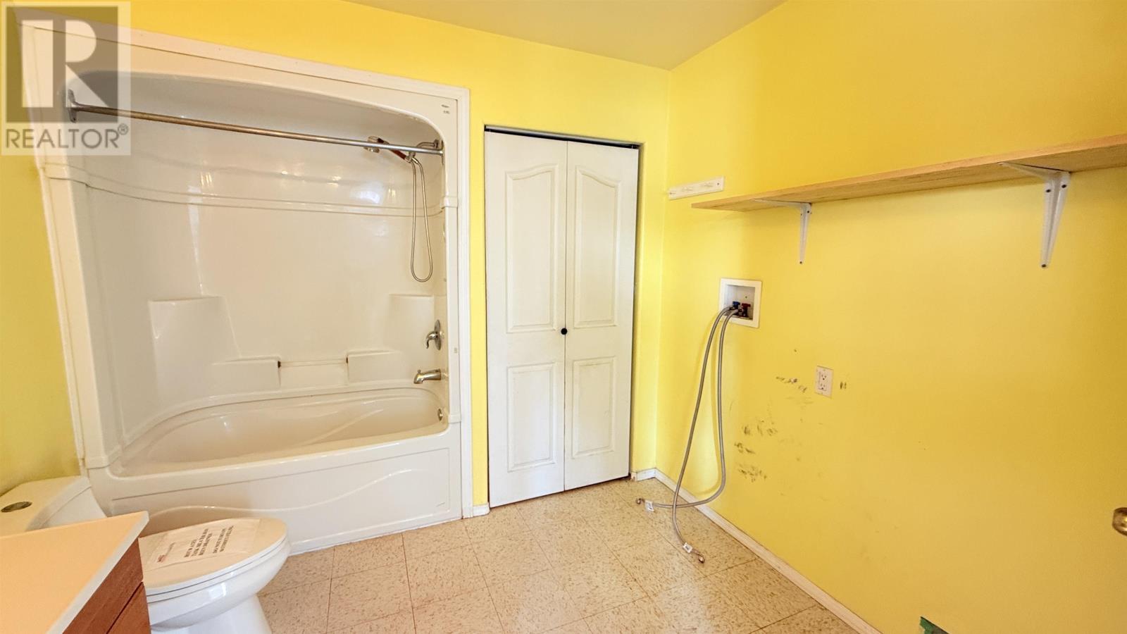 38 King ST - Image 10