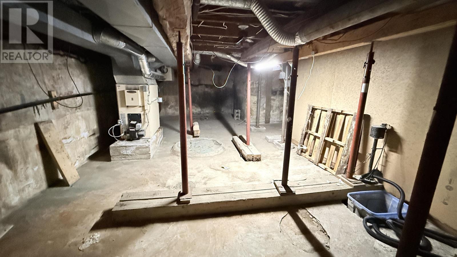 38 King ST - Image 16