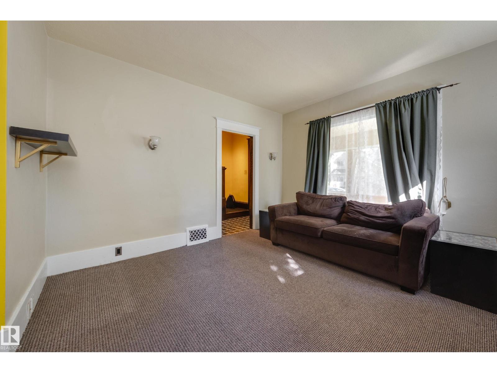 10747 UNIVERSITY AV NW - 6