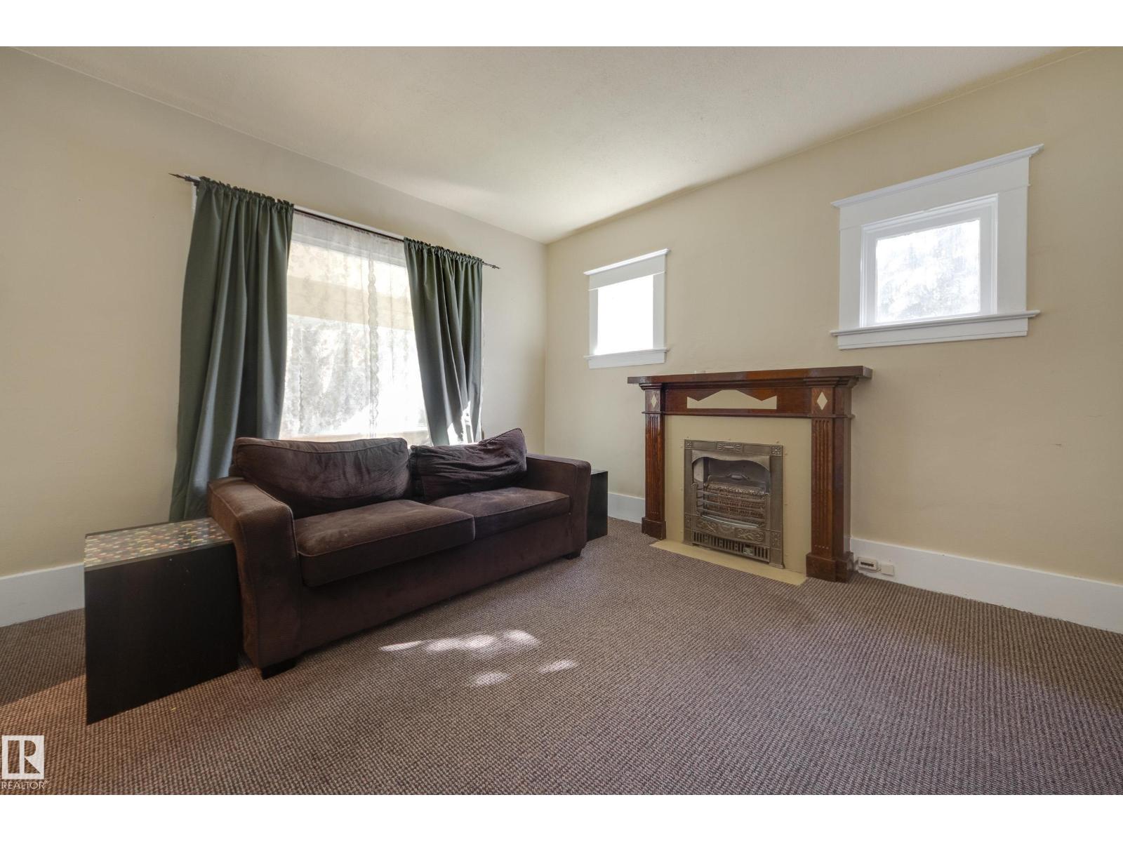 10747 UNIVERSITY AV NW - Image 7