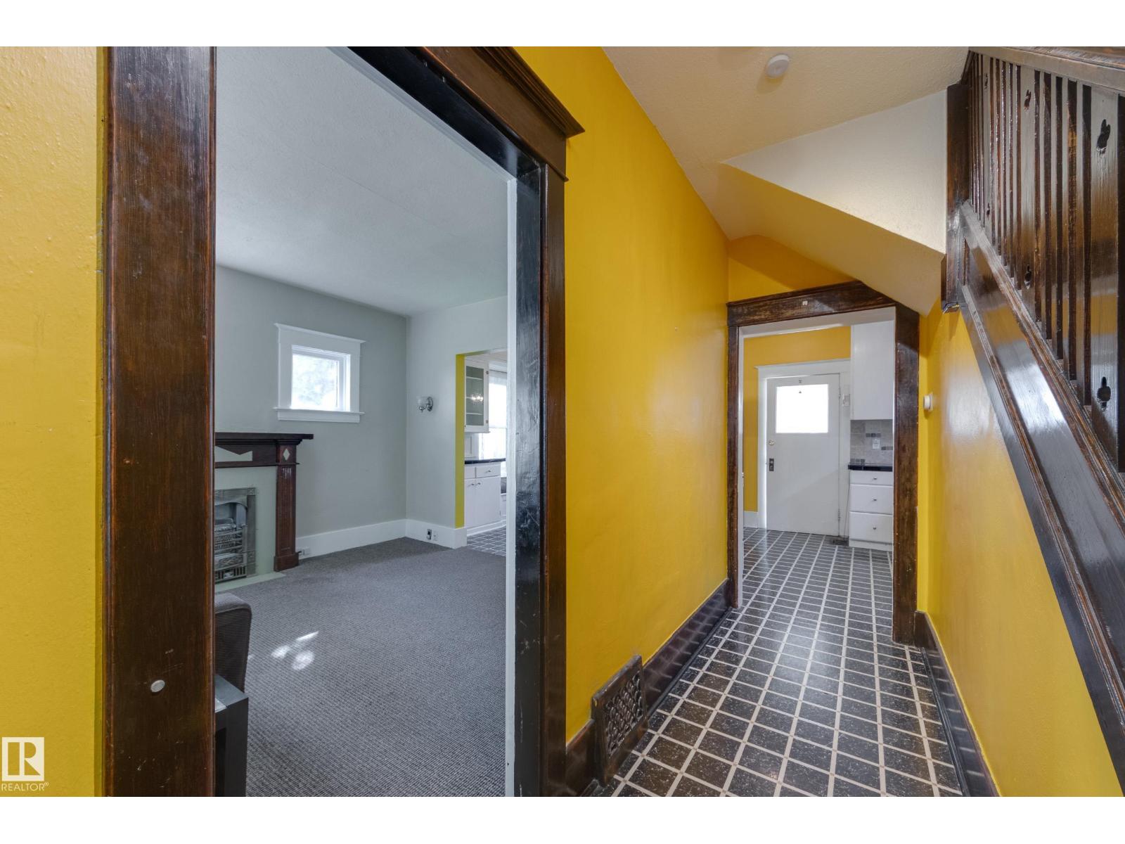 10747 UNIVERSITY AV NW - 5