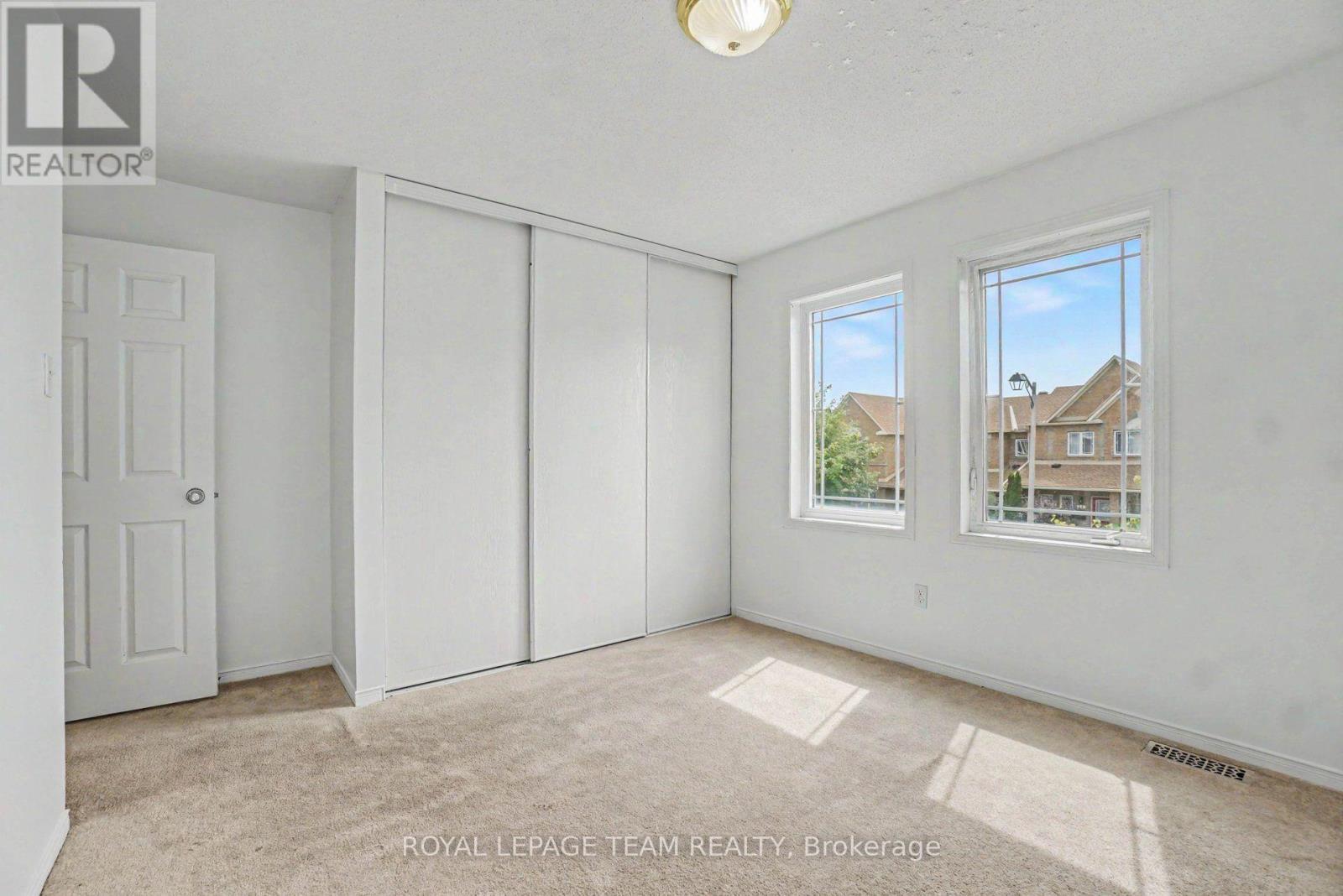 13 STONELEIGH STREET - 22