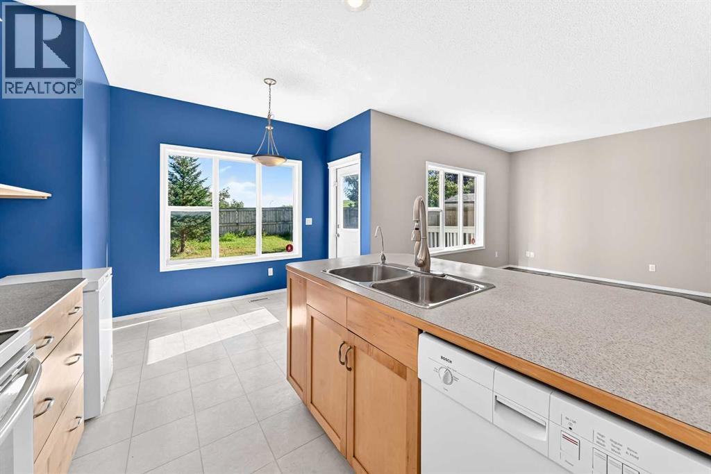16 Royal Birch Rise NW - 17