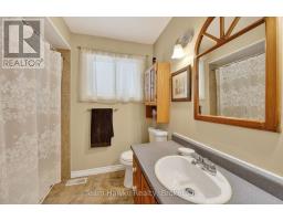 575 Simcoe Avenue, Tay, ON L0K1R0 Photo 16
