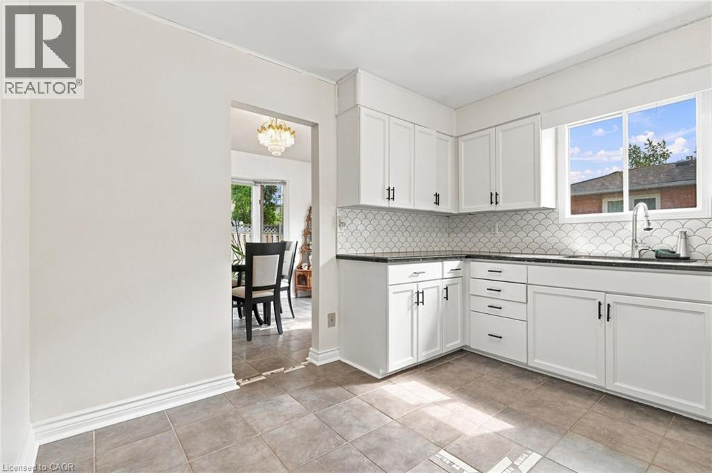 34 LISAJANE Court - 15