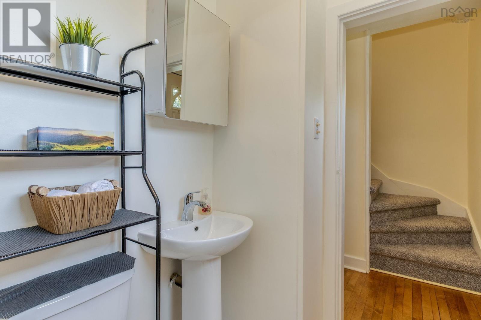 Property 16 of 35 of 3824 Basinview Drive