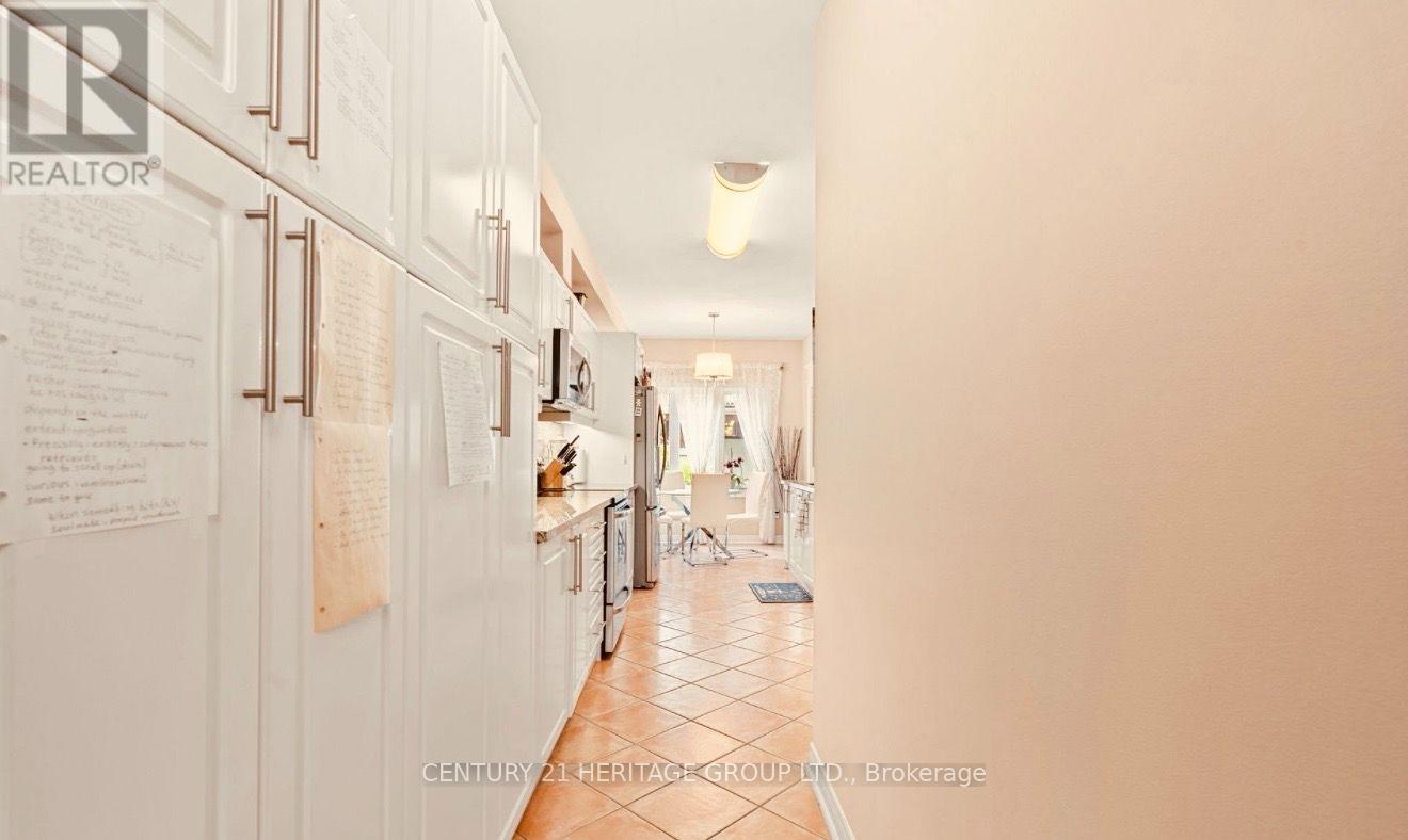 #63 255 SHAFTSBURY AVENUE - 13