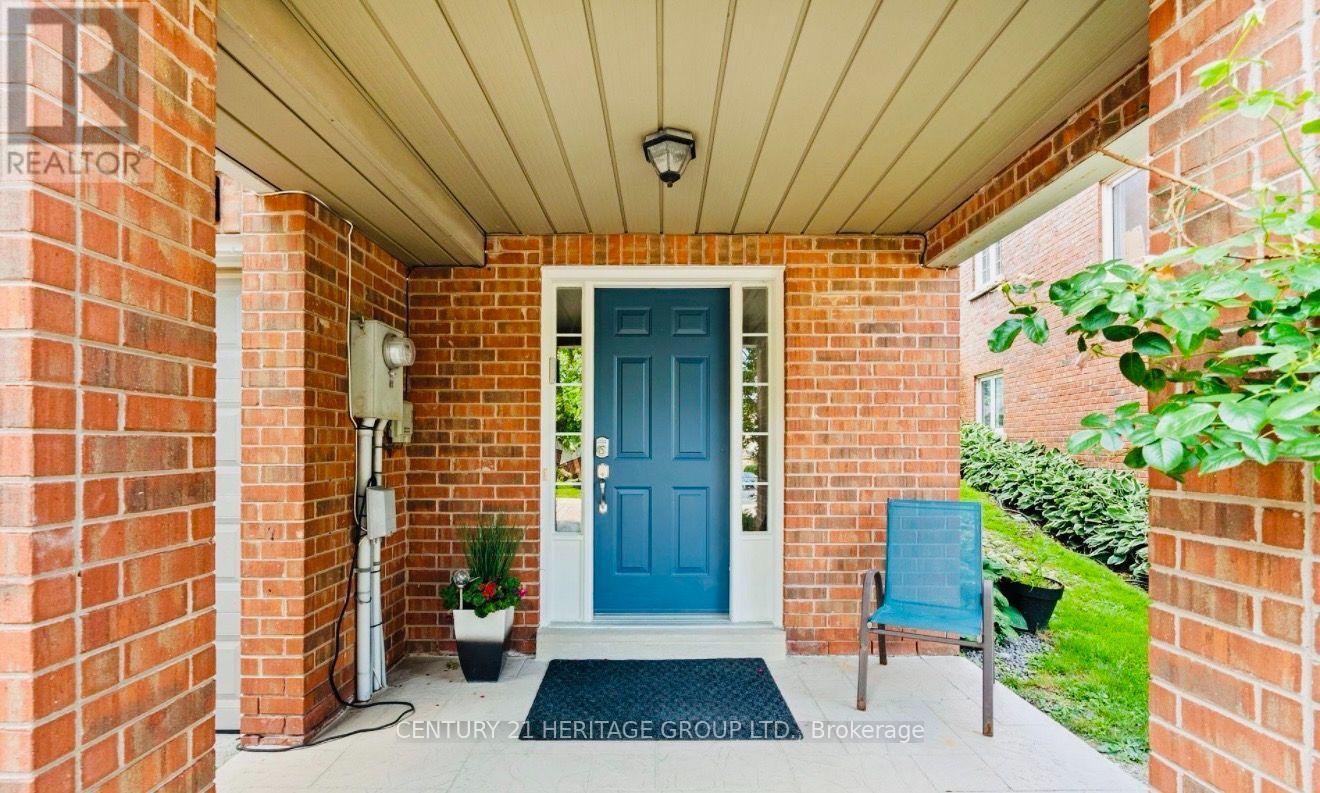 #63 255 SHAFTSBURY AVENUE - 4