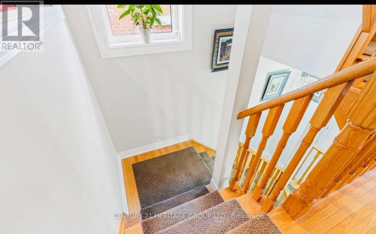 #63 255 SHAFTSBURY AVENUE - 8