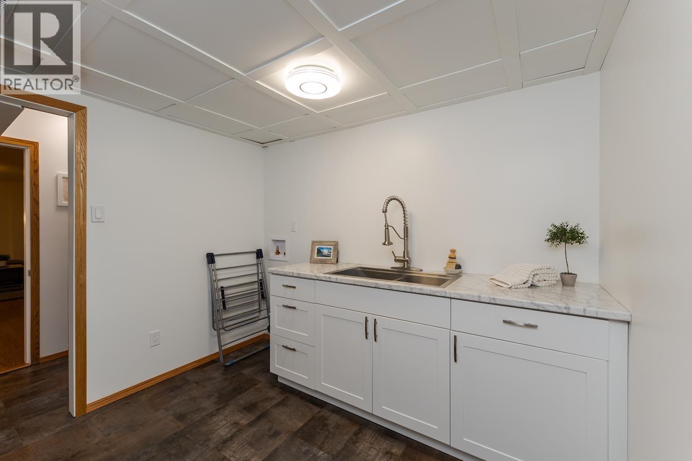 Photo 29 of 41 — 5807 OXFORD DRIVE · Prince George, BC