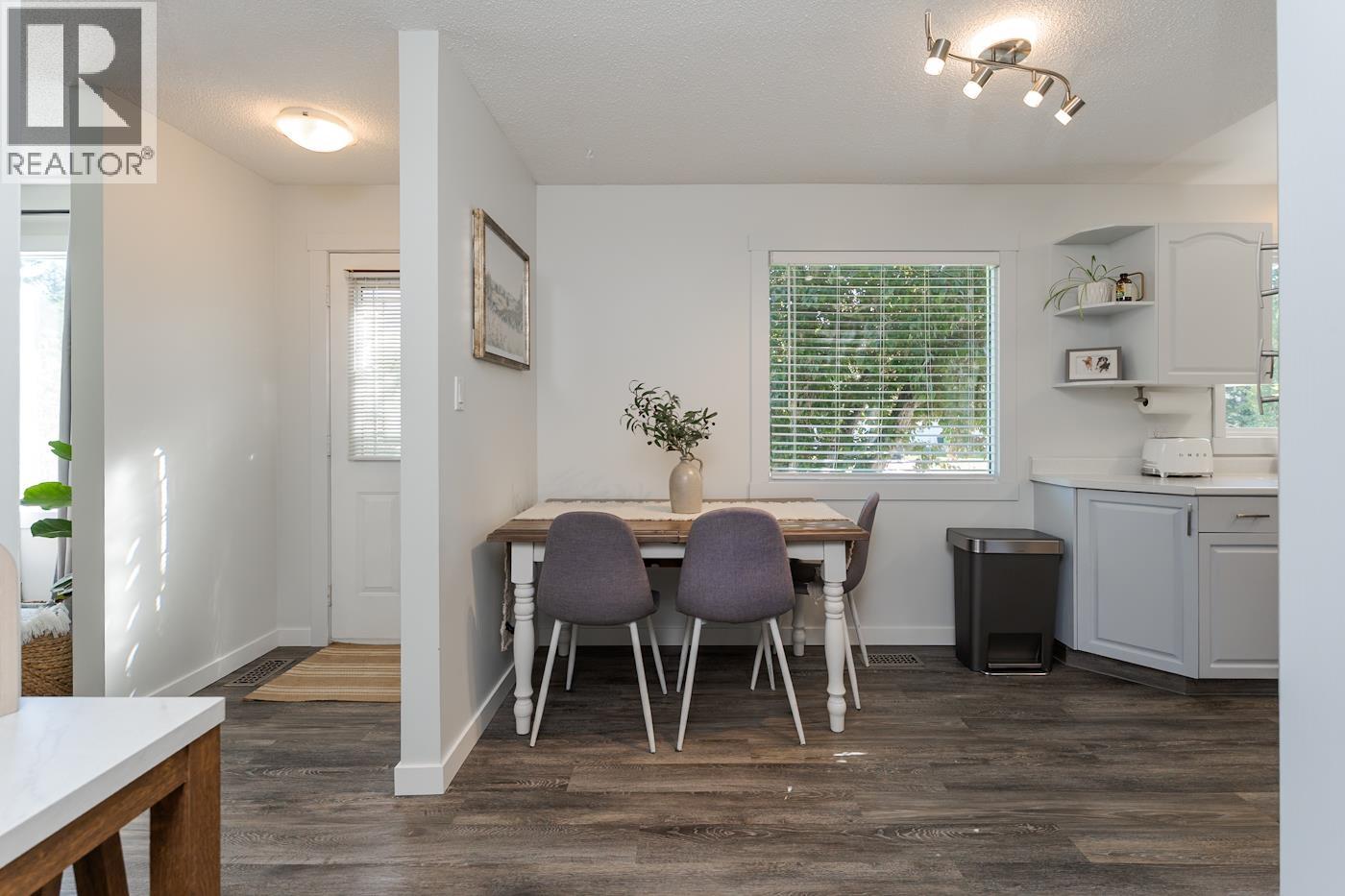Photo 12 of 41 — 5807 OXFORD DRIVE · Prince George, BC