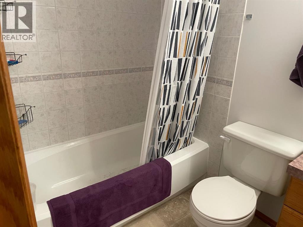 #207 855 Columbia Boulevard W - 12